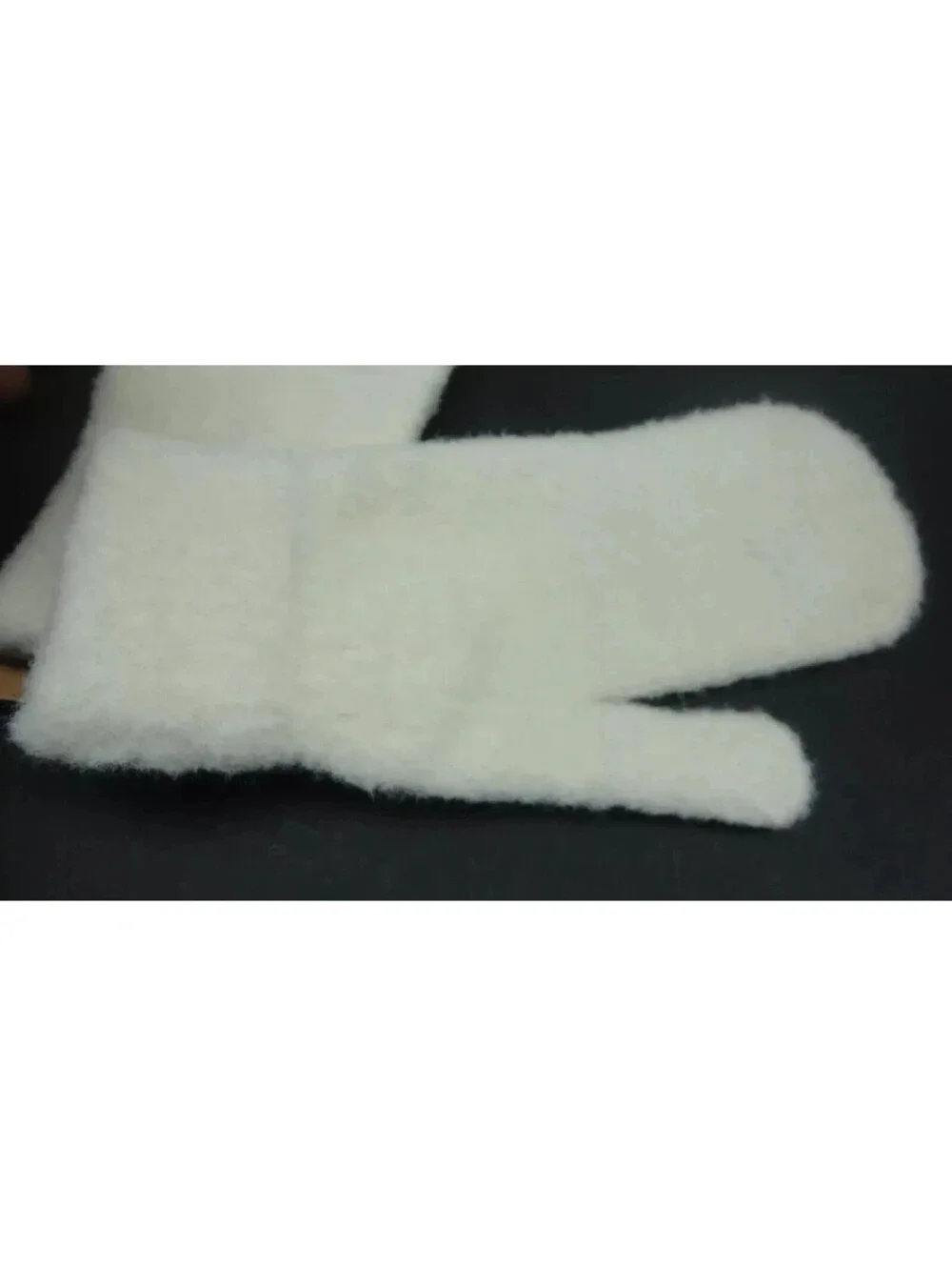 Steve Madden pairs mittens